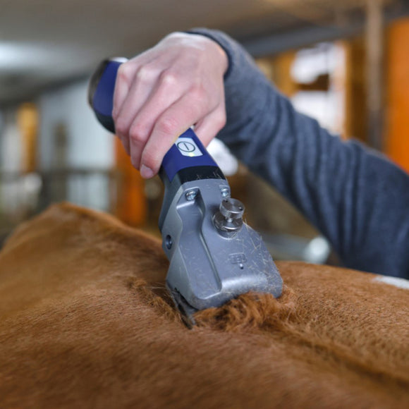 Aesculap Bonum Pro Design Edition Cordless Horse and Cattle Clipper, Pink, One Battery – Lightweight and Ergonomic