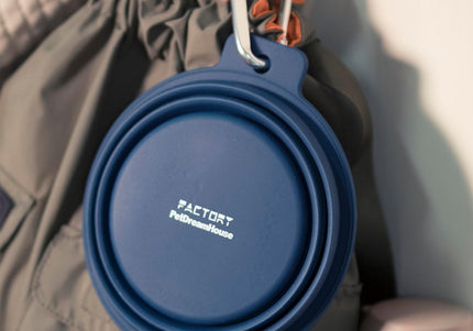 PetDreamHouse Silicone Collapsible Travel Bowl – Foldable 600ml Navy Blue with Lick Mat and Carabiner