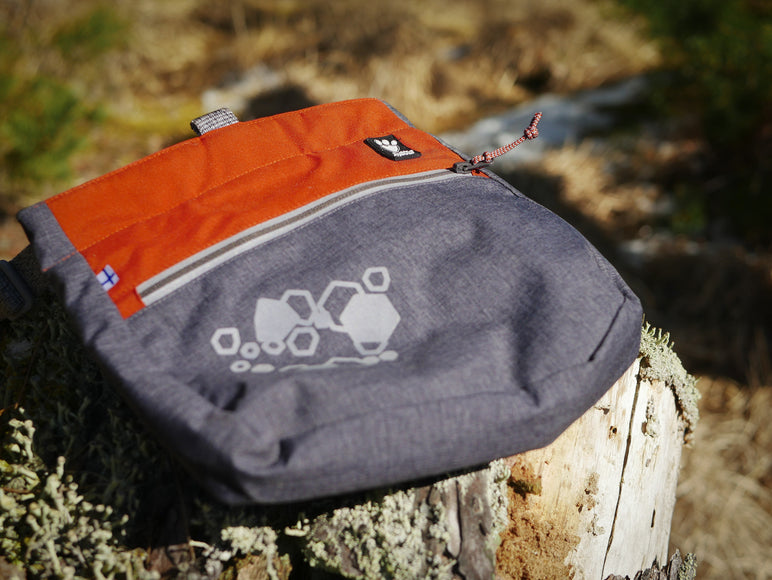 Hurtta Treat Pocket Eco Blackberry Mix – Durable Training Pouch with Secure Closure and Easy Access