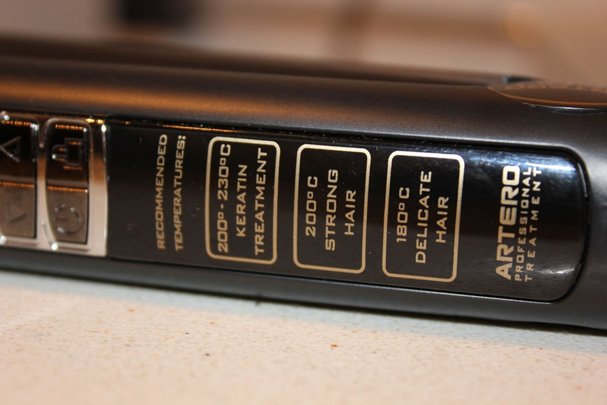 Artero Zenit Titanium Professional Hair Straightener – Titanium Plates and LCD Display, Salon Quality