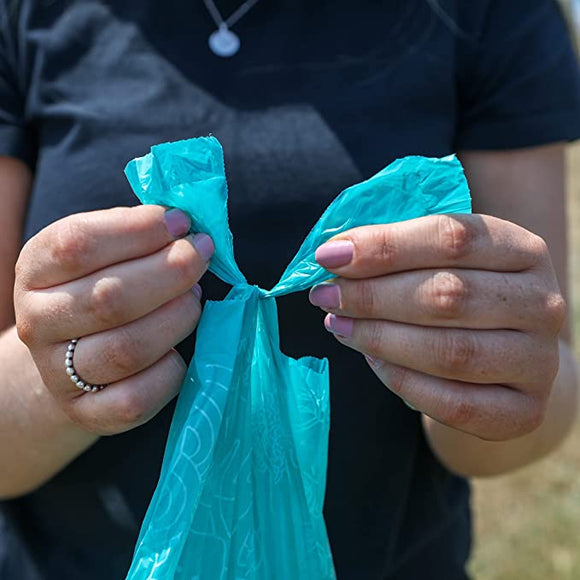 KONG HandiPOD Ball Launcher – Ergonomic Thrower with Integrated Waste Bag Dispenser