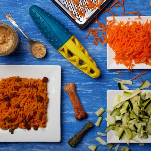 Nuzzle Puzzle Stick 23cm – Bouncing Floating Squeaker Toy with Treat Holder, Durable Design