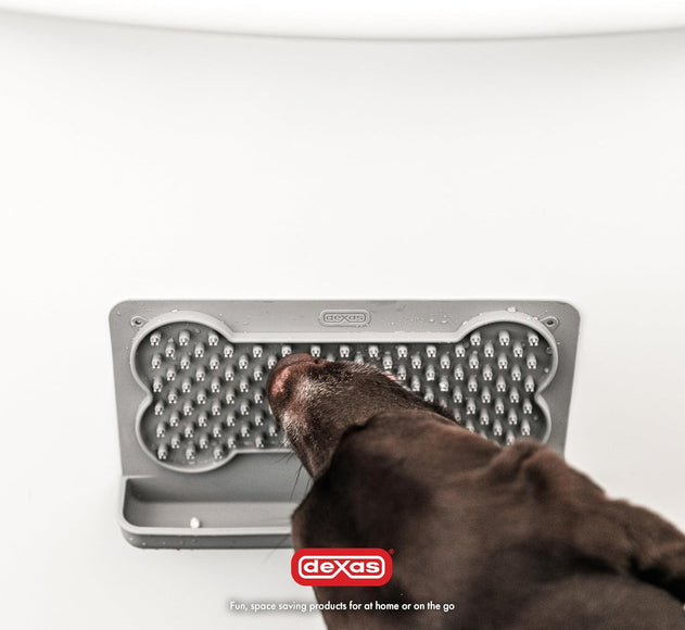 Dexas Snack & Distract Silicone Licking Mat with Pocket – Horizontal Blue, Calming Design