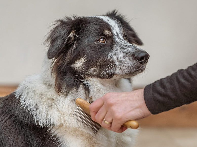 Mikki Bamboo Wide Anti-Tangle Rake – Wide-Tooth Rotating Pin Comb, Eco-Friendly Bamboo Handle
