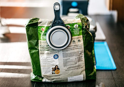 Dexas Collapsible KlipScoop 3in1 Large 473ml – Foldable Food Scoop with Bag Clip, Purple