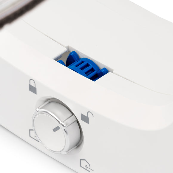 PetSafe Big Cat Flap – Large Pet Door with Secure Lock, Supports Up to 11kg