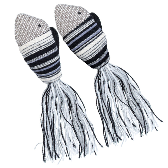 Flamingo Cat Pirin Fish Toys – Stylish Plush Fish with Yarn Tails and Catnip, 2 Pack