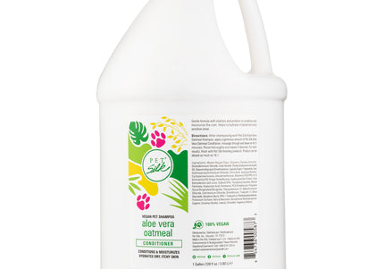 Pet Silk Vegan Aloe Vera Oatmeal Conditioner – Moisturizing Concentrate with Soothing Aloe and Oats, 3.8L