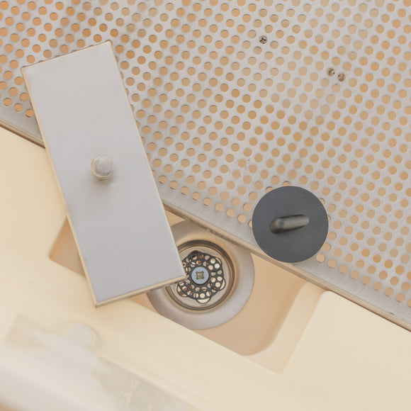 Blovi Small Animal Bath Tub – Compact Off-White Plastic Basin, Easy-Clean Design