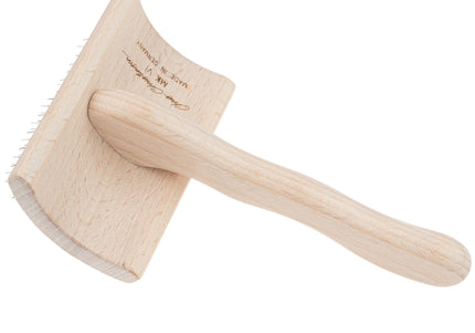 Chris Christensen Mark VI Medium Curved Slicker Brush – Ergonomic Handle, Flexible Pins for Gentle Grooming