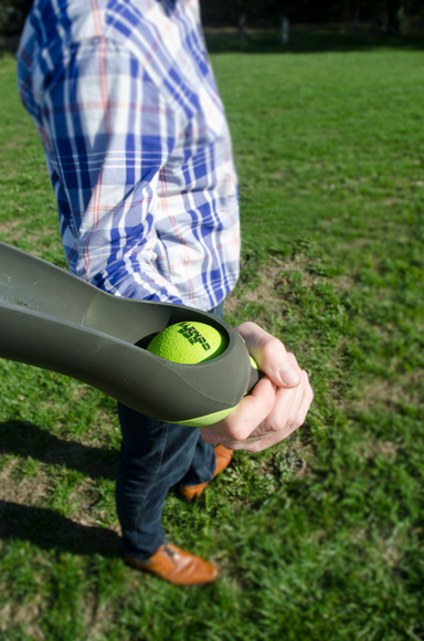 Dog Comet Star Shooter Ball Launcher – Durable Long-Range Thrower with Ergonomic Grip