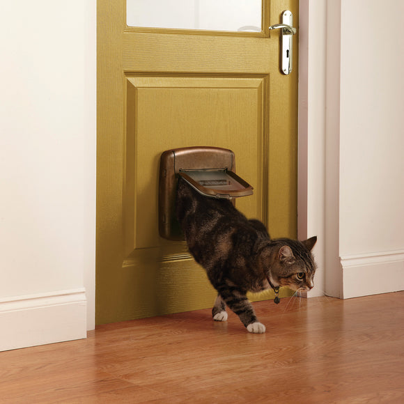 PetSafe Staywell Magnetic Deluxe Cat Flap – Secure White Door with Magnetic Locking System