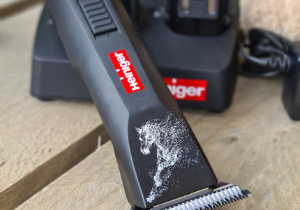 Heiniger Saphir Style Horse Cordless Clipper – Professional Grooming Tool with 2 Batteries and Wide Blade 1.5mm