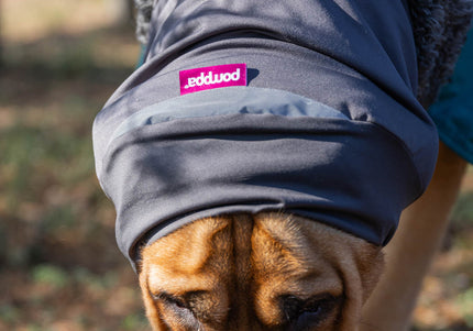 Huppu Pomppa Graphite Scarf – Soft Gray Fleece Neck Warmer, XS Size, Lightweight Comfort