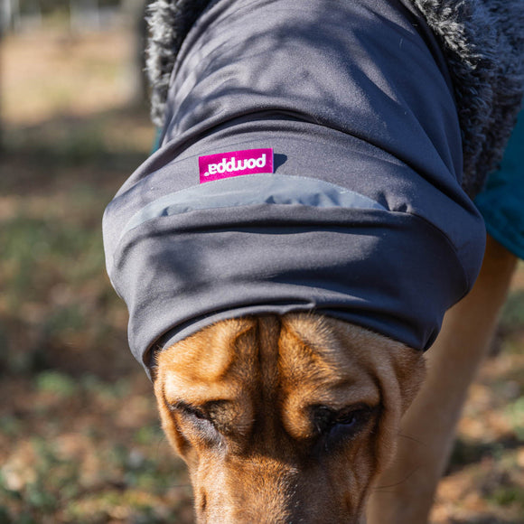 Huppu Pomppa Graphite Scarf – Soft Gray Fleece Neck Warmer, XS Size, Lightweight Comfort