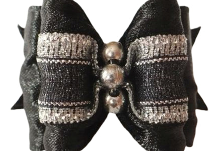 Blovi Decorative Display Pouf – Burgundy Cushion with Black Bow Accent, Elegant Design