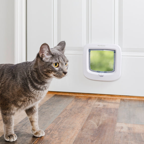 PetSafe Manual-Locking Cat Flap – White Door with Built-in Tunnel and Secure Locking Mechanism
