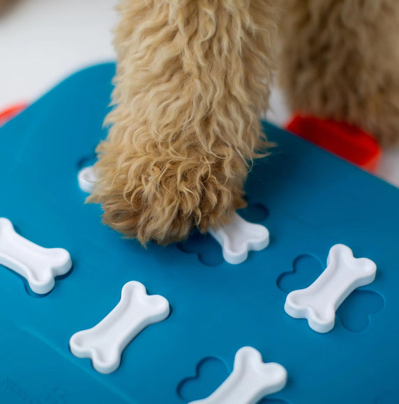 Nina Ottosson Dog Casino Level 3 Puzzle – Interactive Treat-Dispensing Game, Advanced Challenge