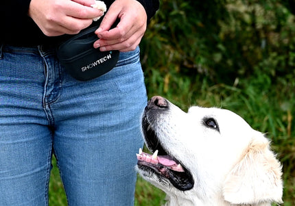 Show Tech+ Silicone Treat Pouch – Flexible, Easy-Clean Storage for Training Rewards