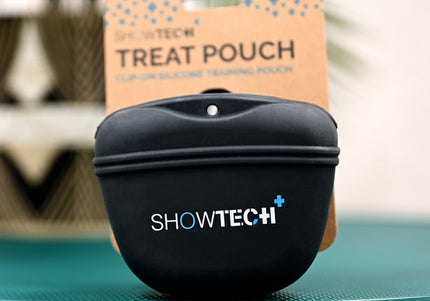 Show Tech+ Silicone Treat Pouch – Flexible, Easy-Clean Storage for Training Rewards