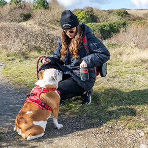 KONG Travel Pick-Up Pouch – Compact Waste Bag Holder with Secure Zipper and Clip Attachment