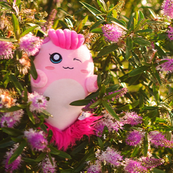 Dashi Fini Plush Squeaker Toy 20cm – Soft Pink Creature, Durable and Engaging