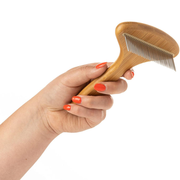 Mikki Bamboo Anti-Tangle Rake – Medium Tooth Spacing, Rotating Pins, Eco-Friendly Design